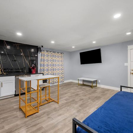 Modern Heights Apartment With Pool Houston Exterior foto